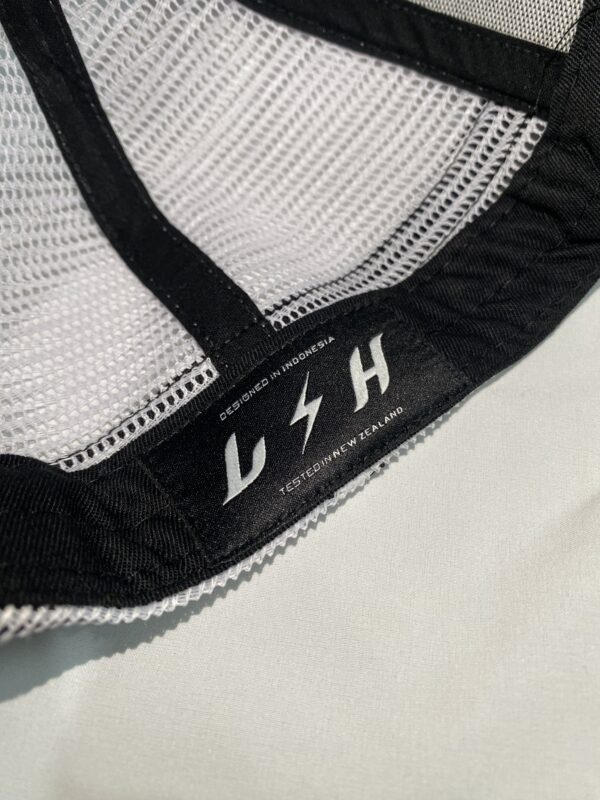 TRUCKER SNAPBACK LH BLACK & WHITE